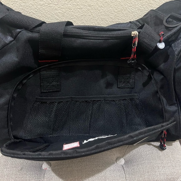 NWOT Toyota Black Duffel Bag by Leeds - Picture 7 of 11